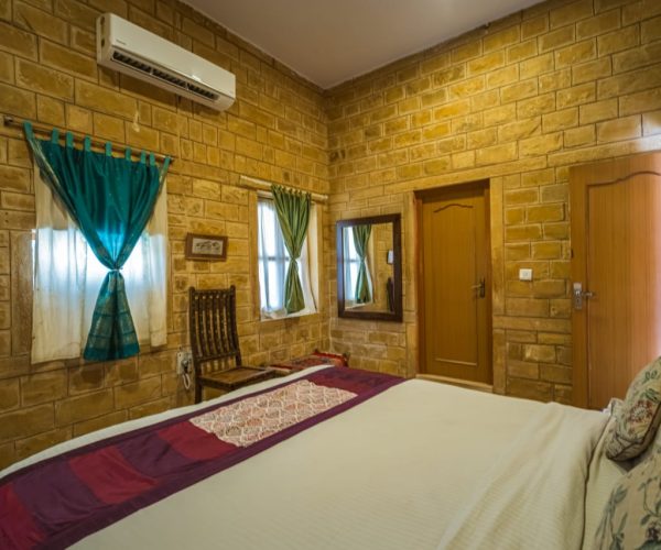 Deluxe Room (3)